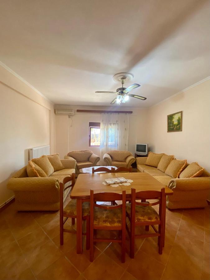 Family Apartments Sarandë Exterior foto