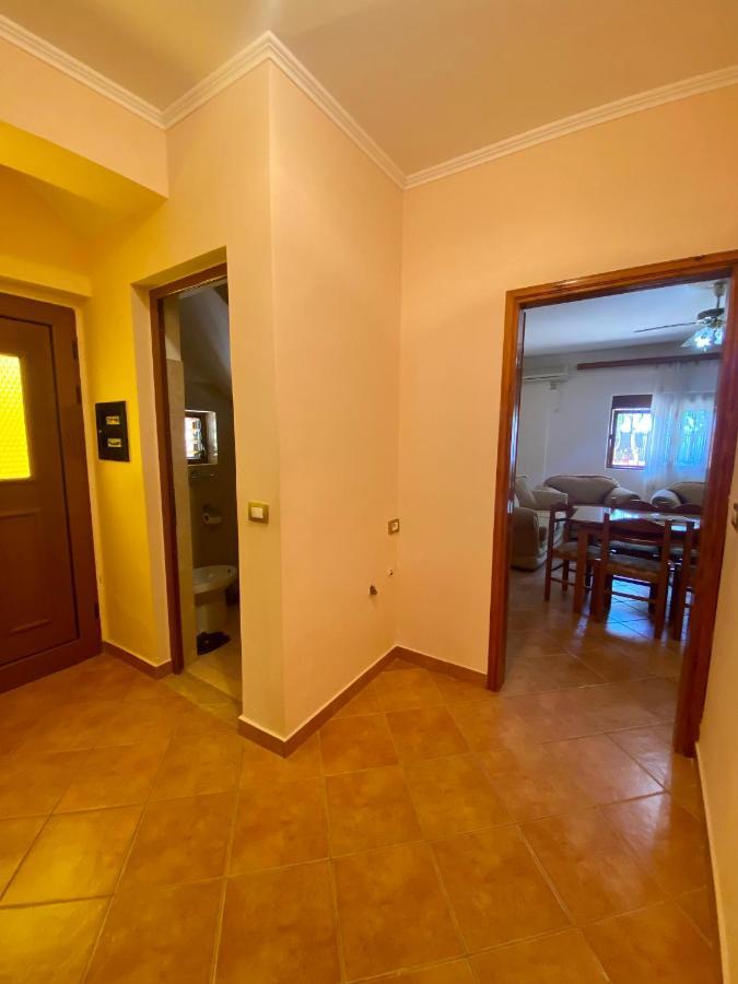 Family Apartments Sarandë Exterior foto